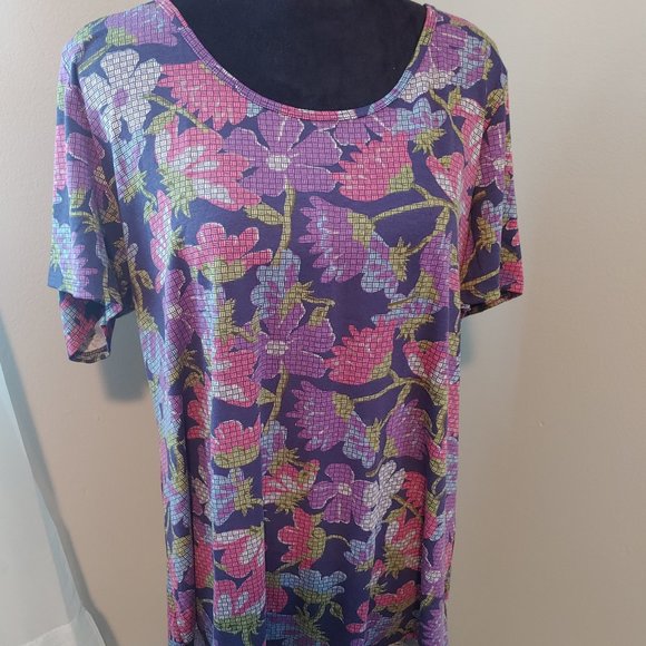 LuLaRoe Tops - NWT Lularoe Classic T